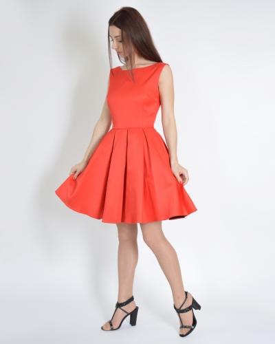Платье со складками красное